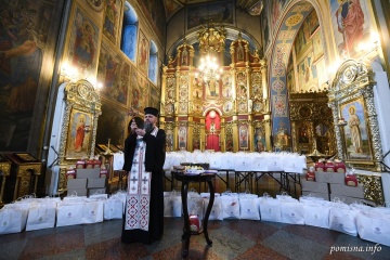 Ukraine’s Orthodox leader consecrates Easter offerings for those affected by Russian aggression