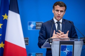 Macron verspricht Hilfe Ukraine bis zum Sieg 