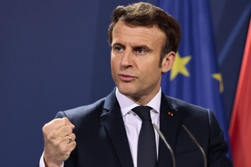 Emmanuel Macron : Notre soutien à l'Ukraine et nos sanctions contre la Russie se maintiendront aussi longtemps que nécessaire