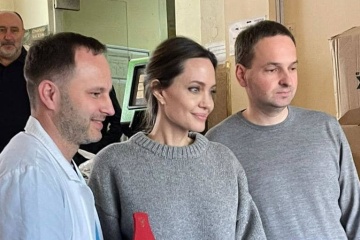 Angelina Jolie est arrivée en Ukraine pour apporter son soutien aux déplacés
