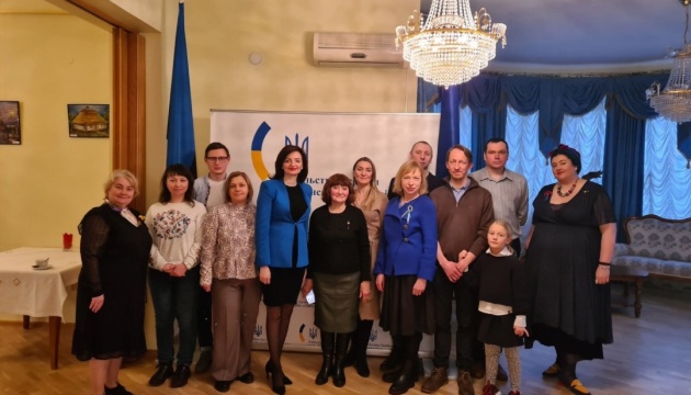Посол України зустрілася з волонтерами Конгресу українців Естонії