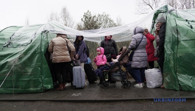 Из Украины выехали уже более 4,5 миллионов беженцев - ООН