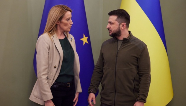 Зеленський зустрівся з очільницею Європарламенту: Це героїзм - приїхати в Україну