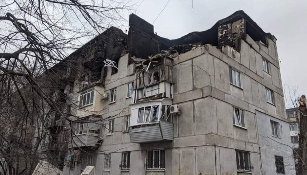 На Луганщині ворожі обстріли пошкодили 27 житлових будинків