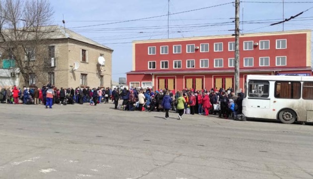 З Луганщини сьогодні евакуювали майже 2,7 тисячі людей
