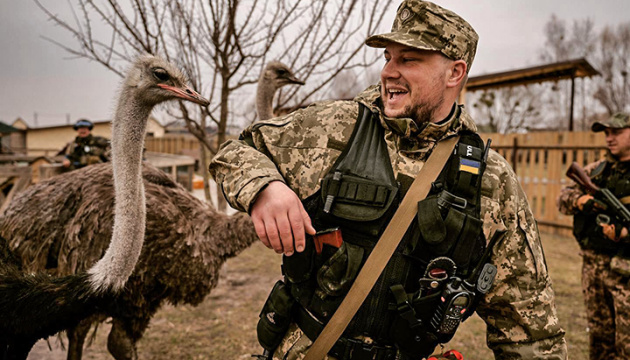 Rescate bajo bombardeo: Animales evacuados del ecoparque cerca de Kyiv