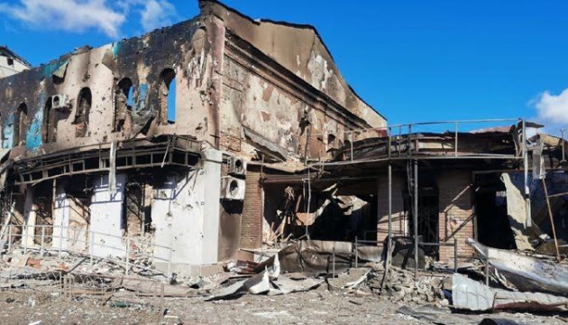 Російські загарбники знищили близько 80% житлових будинків в Ізюмі 