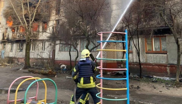 На Донеччині й Луганщині ворожі обстріли за добу пошкодили 30 житлових будинків