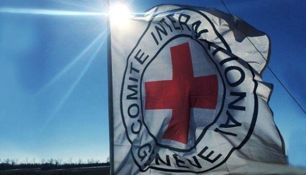 Les Russes retiennent en otage des représentants de la Croix-Rouge qui tentaient de se rendre à Marioupol
