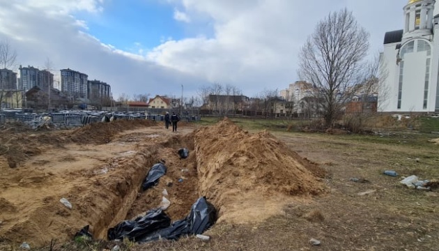 У Бучі досі неопізнані 70 тіл людей, убитих росіянами