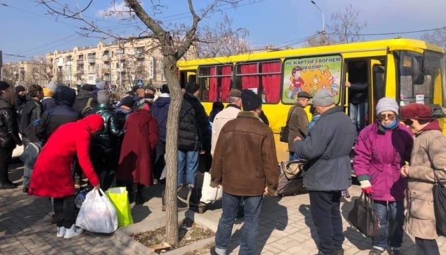 З Луганщини евакуювали 5 квітня майже 1200 мирних мешканців