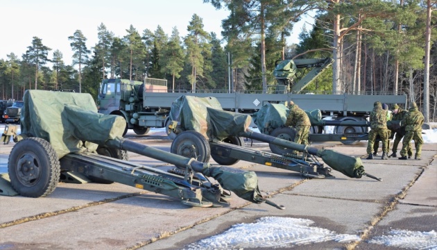 Estónsko odovzdalo Ukrajine novú zásielku zbraní