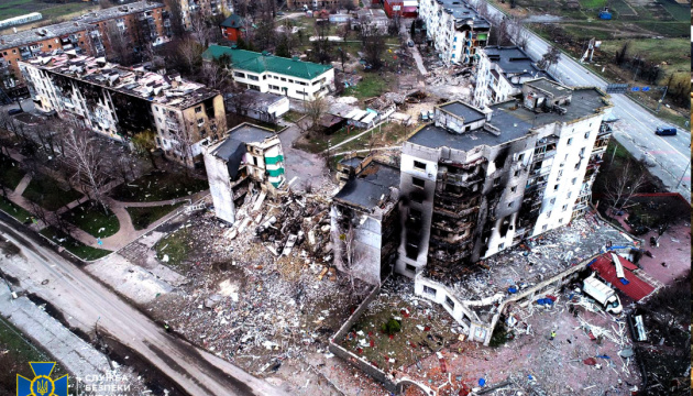 Авіаудари, касетні бомби і тортури: у Бучі і Бородянці документують воєнні злочини рф