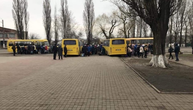 У середу з Луганщини евакуювали більш як 1220 жителів