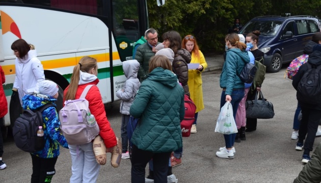З України на лікування в Європу відправили 21 дитину з важкими захворюваннями