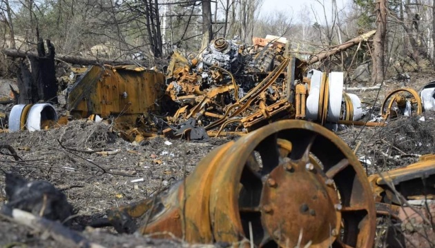 En el este de Ucrania, el ejército destruye vehículos aéreos no tripulados rusos, dos helicópteros y 26 militares