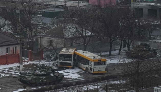 Defensa: La situación en Mariupol sigue siendo difícil, continúan las peleas callejeras