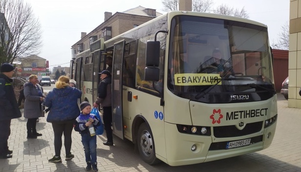 Українцям розповіли, куди телефонувати для евакуації з чотирьох областей