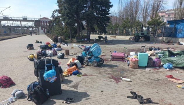 Guerre en Ukraine : L’attaque russe contre la gare de Kramatorsk constitue un crime de guerre 