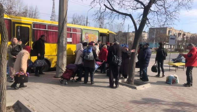 １５日のウクライナの人道回廊を通じた避難者２８６４名