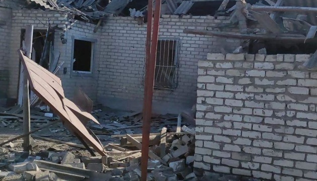 На Луганщині загарбники обстріляли житлові будинки, загинула жінка