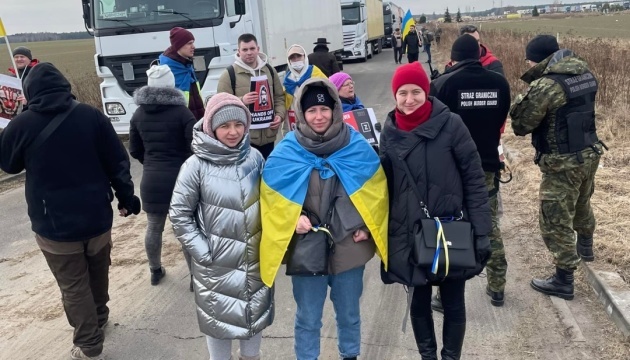 Activists blocking trucks on Poland–Belarus border, queue stretches for tens of kilometres