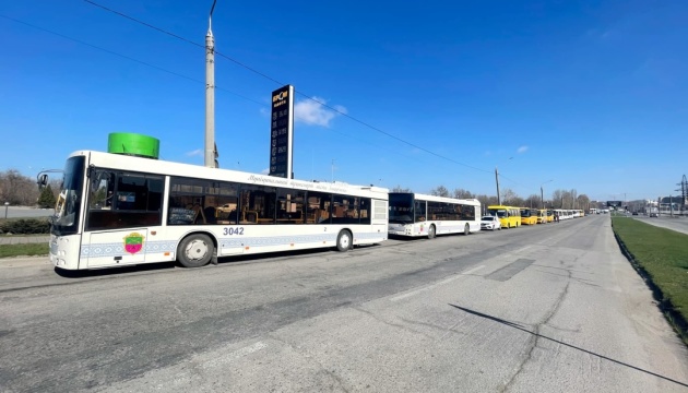 До Запоріжжя з Мелітополя виїхало 12 автобусів з евакуйованими