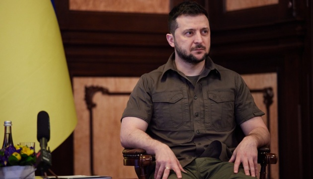 Zelensky: Rusia prepara una nueva ofensiva, reuniendo fuerzas y equipo militar