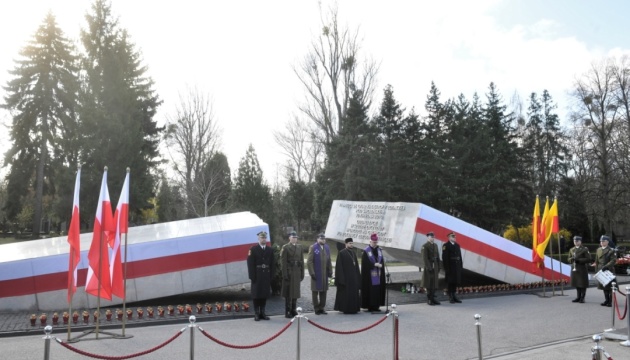Тогда разрушен самолет, сегодня уничтожена Украина: Дуда – в годовщину Смоленской трагедии