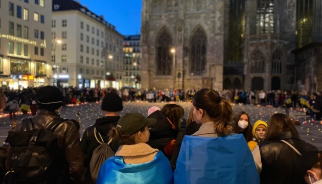 У Відні запалили тисячу свічок у пам'ять про жертв російської агресії