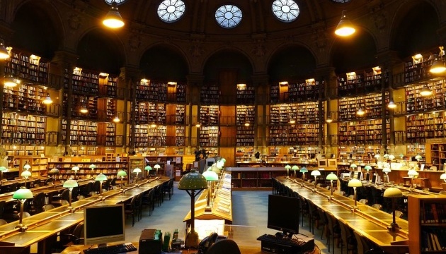 Українок залучили до пошуку інформації про артефакти у Національній бібліотеці Франції  