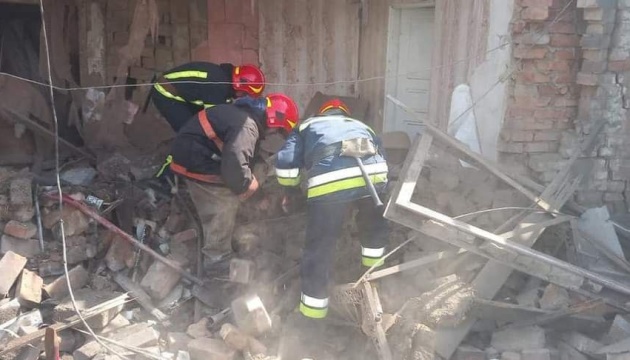 Загарбники обстріляли Михайлівку на Донеччині: пошкоджені 30 будинків, є поранений