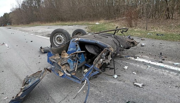 На Чернігівщині автомобіль підірвався на протитанковій міні