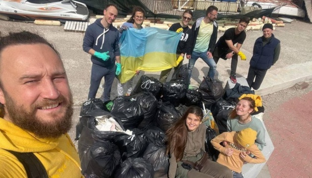 Українці організували толоку у Чорногорії
