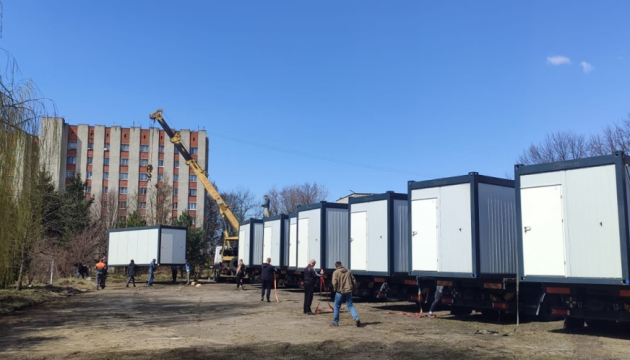 У Львові споруджують іще одне контейнерне містечко для переселенців