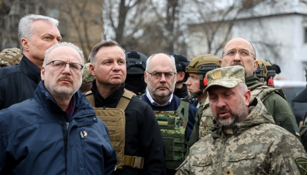 Tam,gdzie byli raszyści - prezydenci krajów bałtyckich i Polski obejrzeli zniszczenia w obwodzie kijowskim