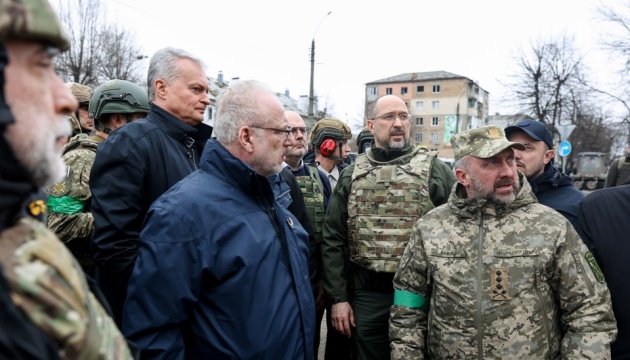 Presidents of Baltic states, Poland visit destroyed towns of Kyiv region