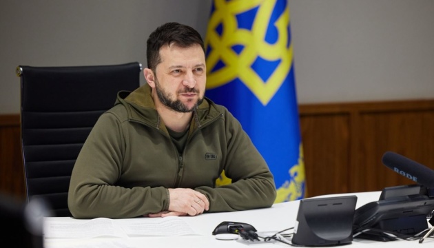 Зеленський провів відеозустріч з українською командою 