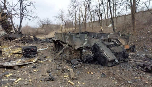 Ukrainian army destroys two tanks, 30 invaders in eastern Ukraine  