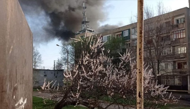 У Сєвєродонецьку рашисти обстрілами пошкодили водогін та зруйнували продуктові склади