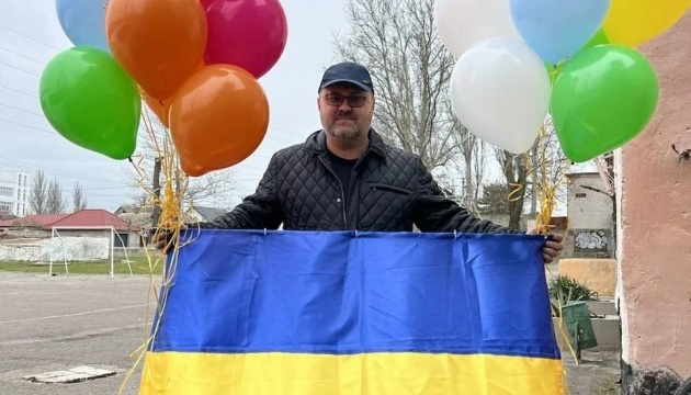 Над тимчасово захопленим Херсоном підняли у повітря український прапор