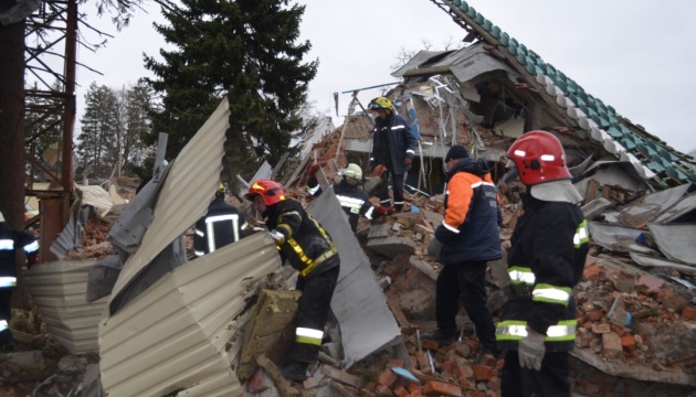 Кількість жертв у Бородянці зросла - під завалами багатоповерхівок знайшли 41 загиблого