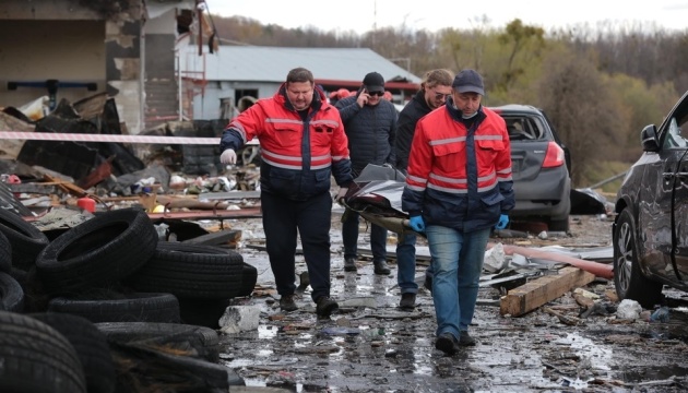 Рятувальники ліквідували масштабну пожежу після ворожого обстрілу Львова