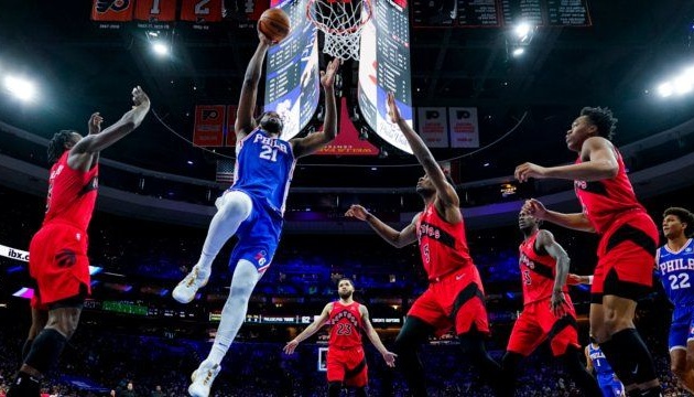 НБА: «Торонто» Михайлюка програв другий матч серії плей-офф із «Філадельфією»