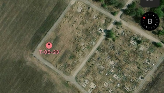 ロシア軍はマリウポリ近隣の村に集団墓地を作っている＝市当局