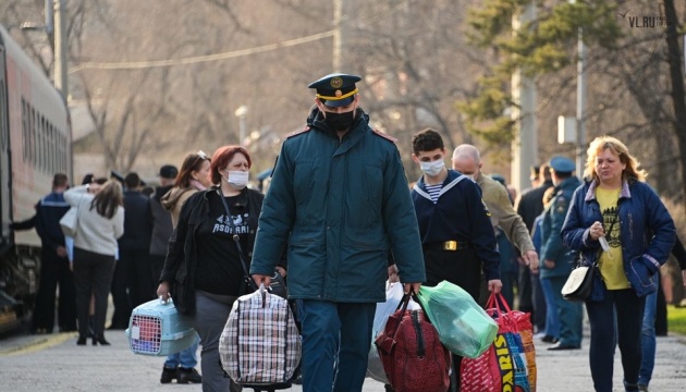 Invaders deport 308 Mariupol residents to Russia’s Far East