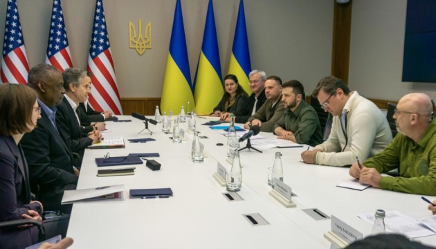 Ukraine can win if it gets right support – Pentagon chief