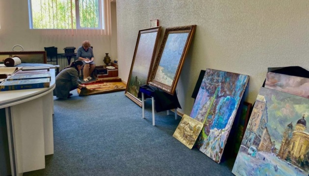 Invaders steal over 2,000 exhibits from Mariupol museums