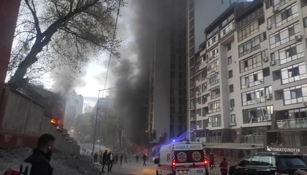 Missile strike on Kyiv: Victim found dead under rubble of high-rise building