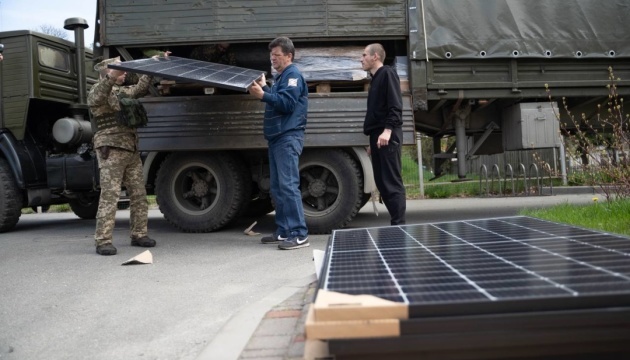 Musk entrega los sistemas de almacenamiento de energía Tesla Powerwall a Ucrania